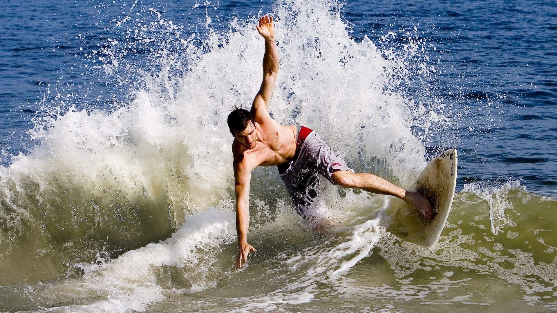 北美篮球联赛前景不明朗,困扰球队发展,北美篮球style